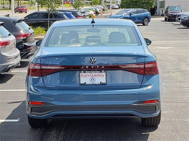 New 2025 Volkswagen Jetta SE w/ Sunroof Package image 4