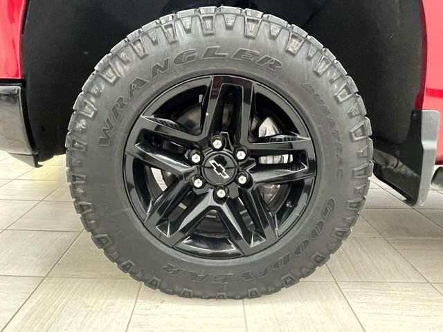 Used 2022 Chevrolet Silverado 1500 LT Trail Boss w/ LPO, Dark Essentials Package image 8