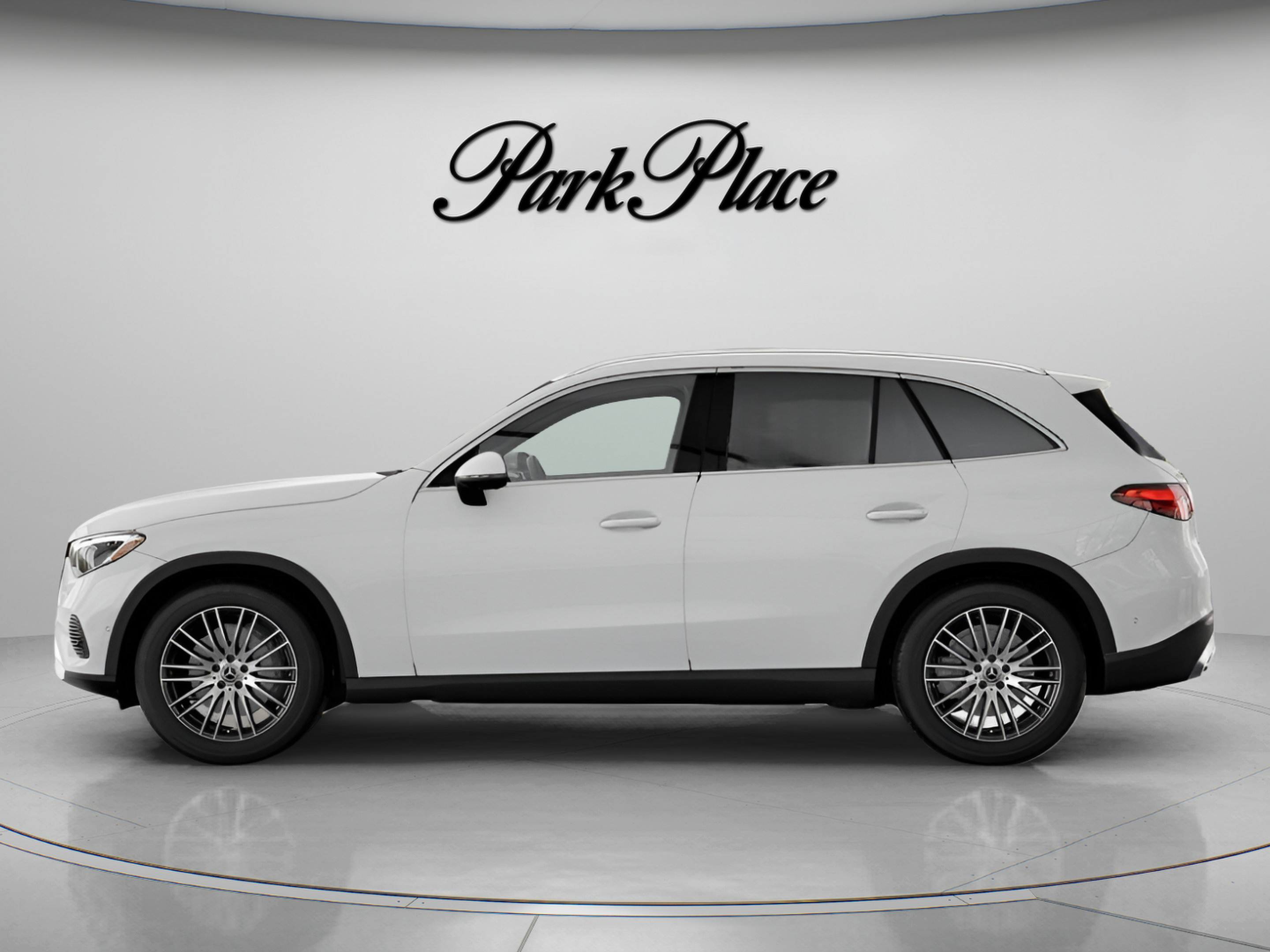 Used 2026 Mercedes-Benz GLC 300 image 8