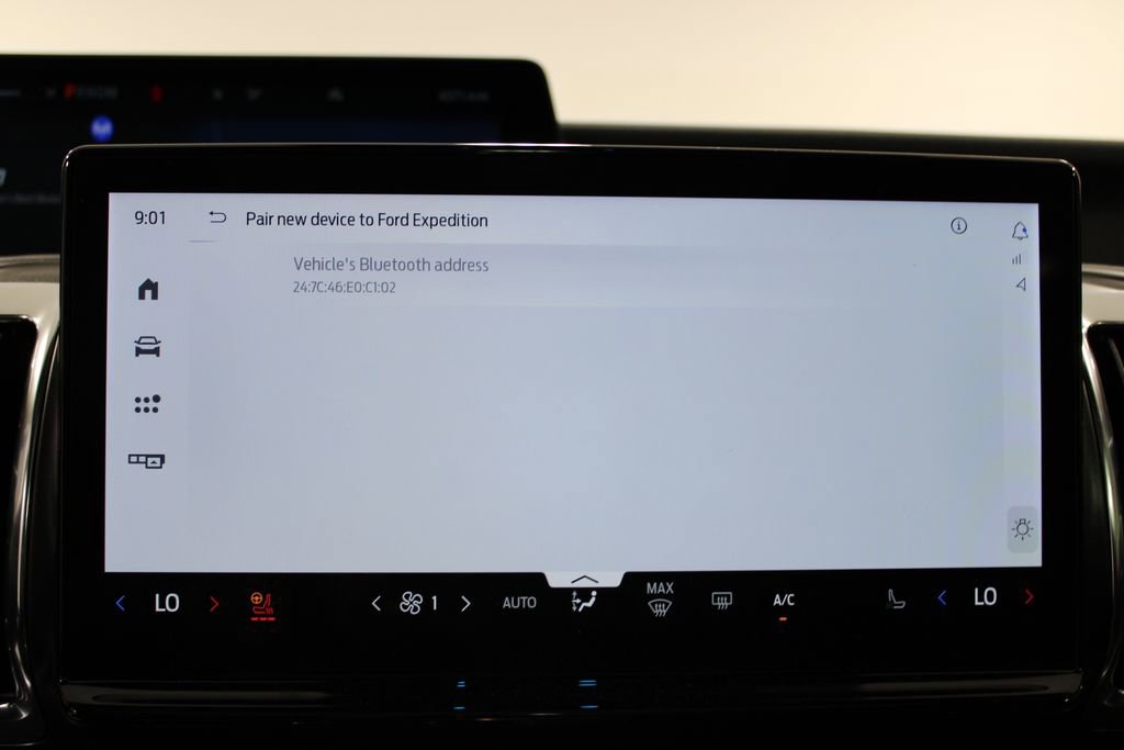 Used 2025 Ford Expedition Platinum w/ Stealth Appearance Package image 39