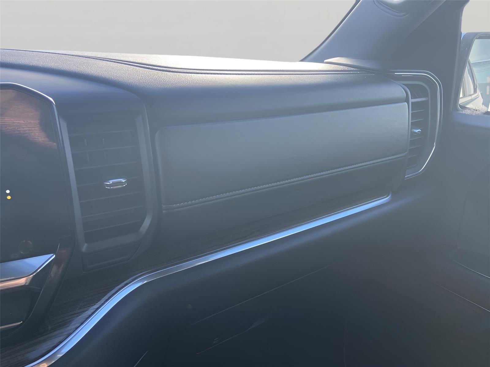 Used 2024 Chevrolet Silverado 1500 LT image 35