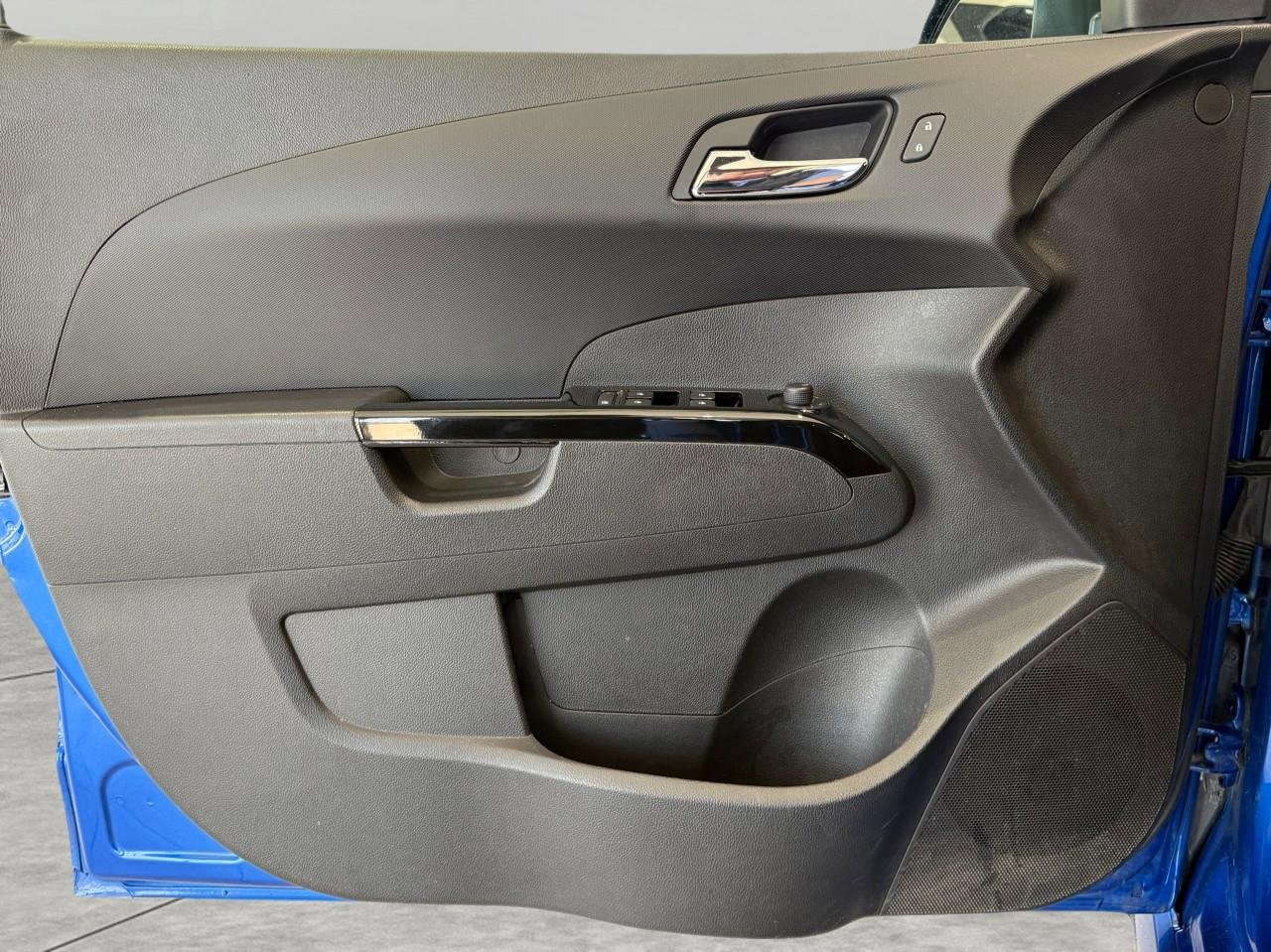 Used 2019 Chevrolet Sonic LT w/ Convenience Package FWD image 17