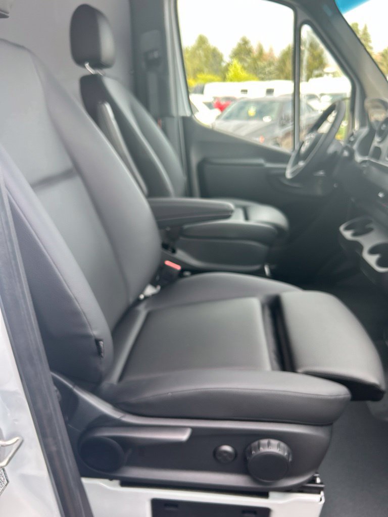 New 2026 Mercedes-Benz Sprinter 2500 image 12