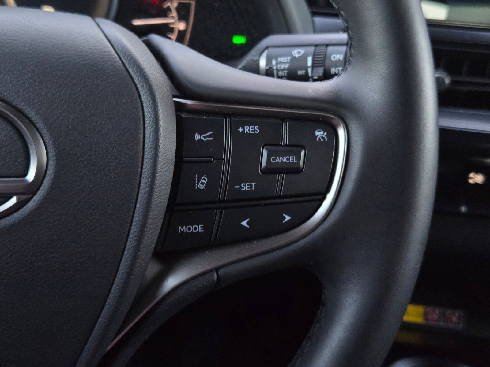 Used 2024 Lexus UX 250h FWD image 20