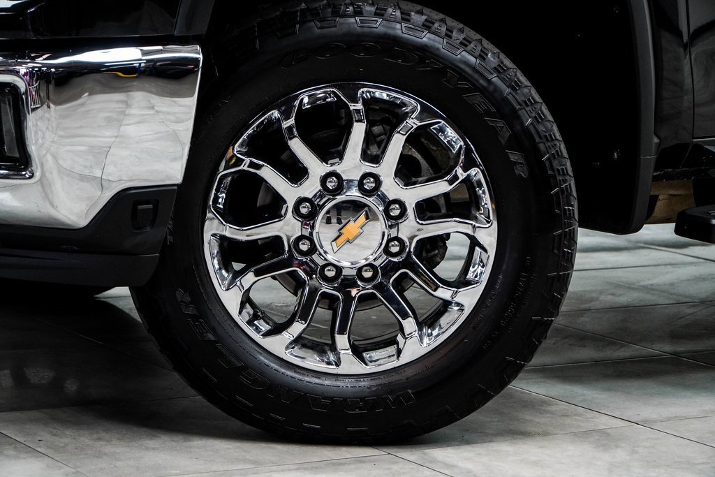 Used 2024 Chevrolet Silverado 3500 LTZ w/ LTZ Premium Package image 2