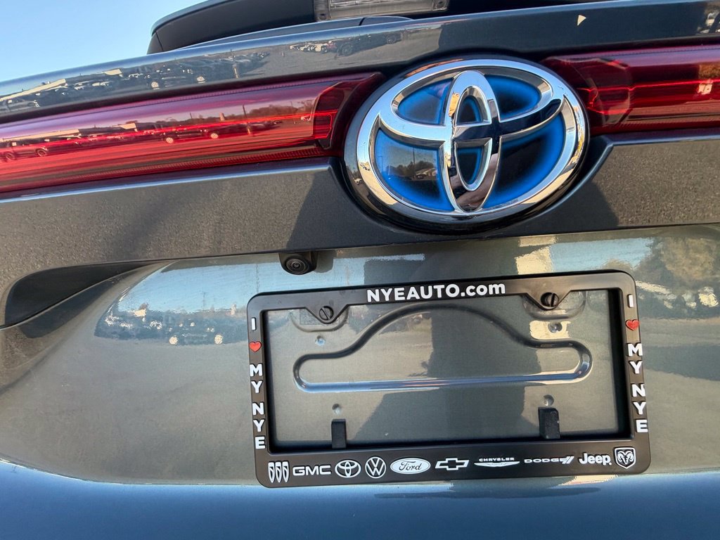 Used 2024 Toyota Venza LE AWD/4WD image 40