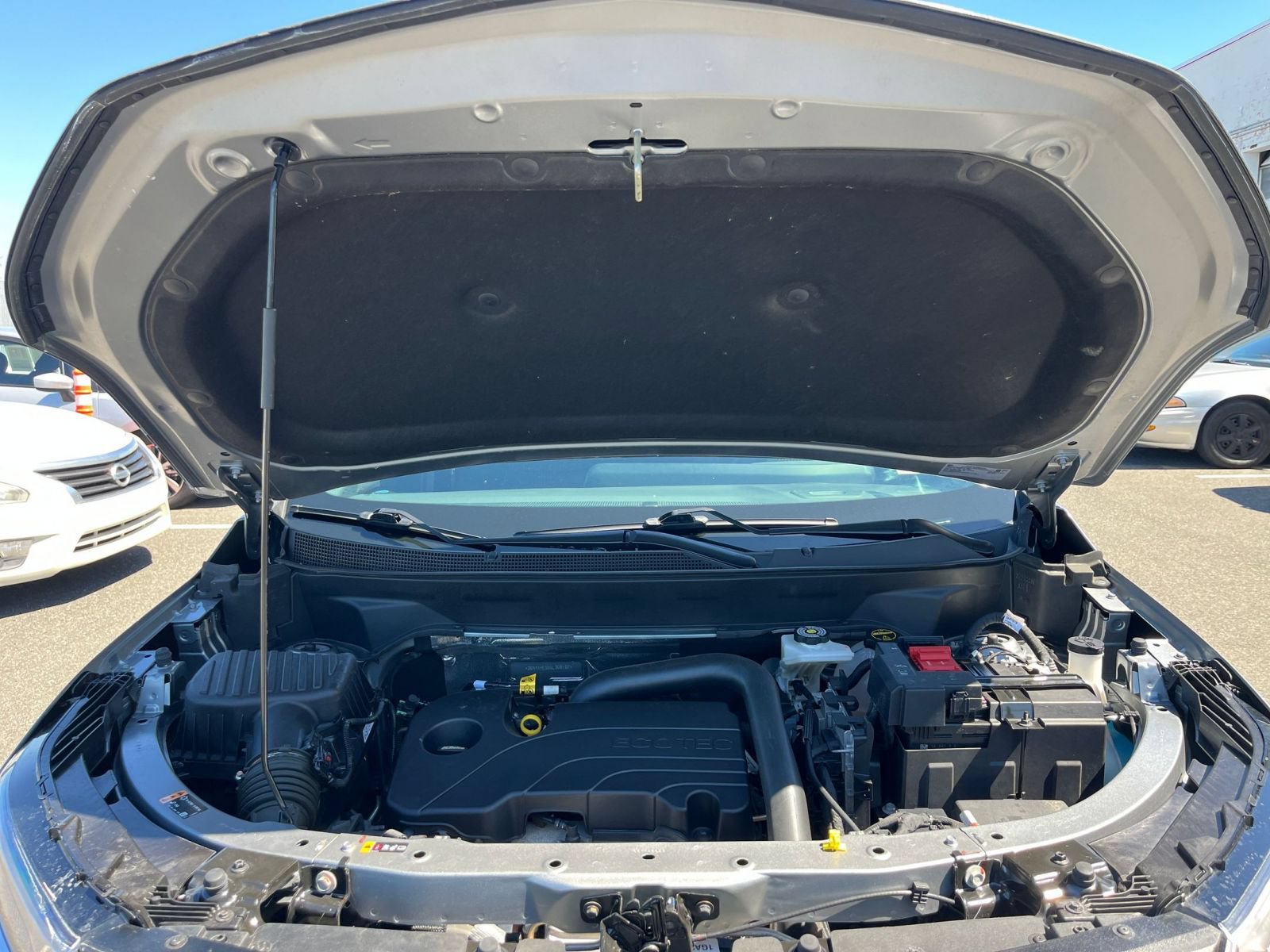 Used 2025 Chevrolet Equinox LT FWD image 32
