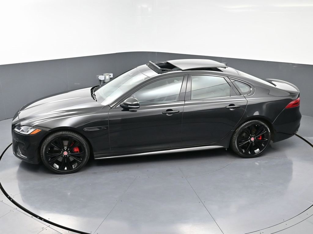 Used 2022 Jaguar XF R-Dynamic SE image 50
