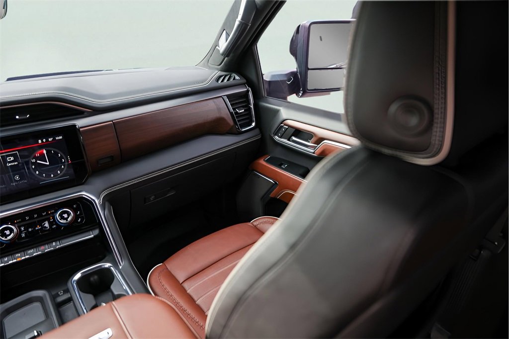 Used 2024 GMC Sierra 3500 Denali Ultimate image 24