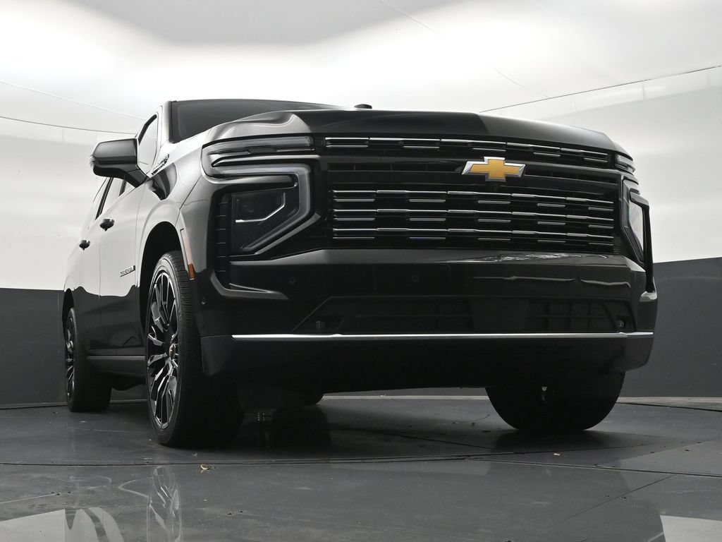 Used 2026 Chevrolet Suburban High Country AWD/4WD image 31