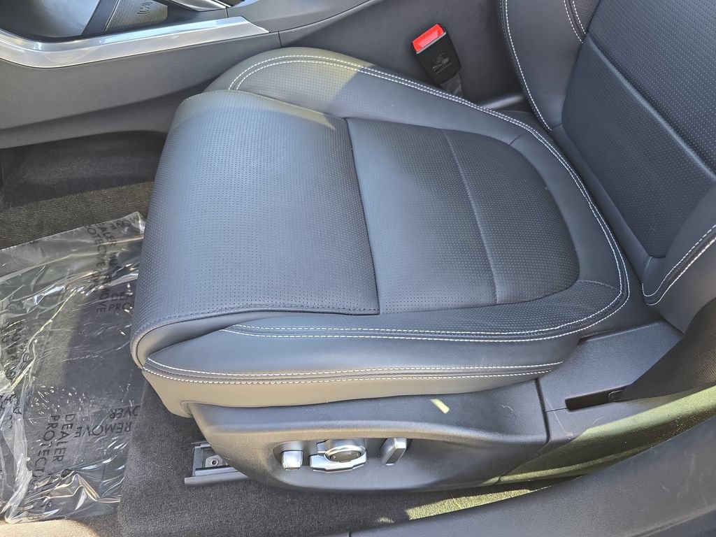 Certified 2024 Jaguar I-PACE R-Dynamic HSE AWD/4WD image 29