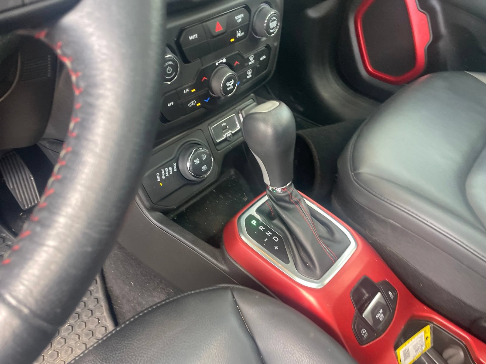 Used 2022 Jeep Renegade Trailhawk w/ Sun/Sound Group AWD/4WD image 28