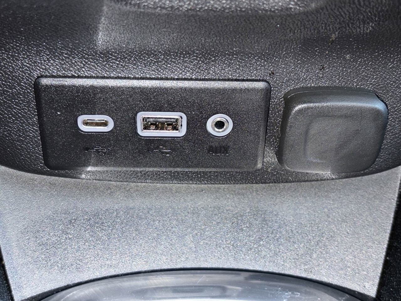 Used 2025 Chevrolet Malibu LT FWD image 11