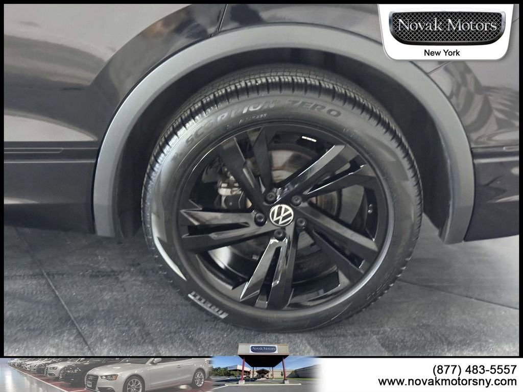 Used 2023 Volkswagen Tiguan SE R-Line AWD/4WD image 6