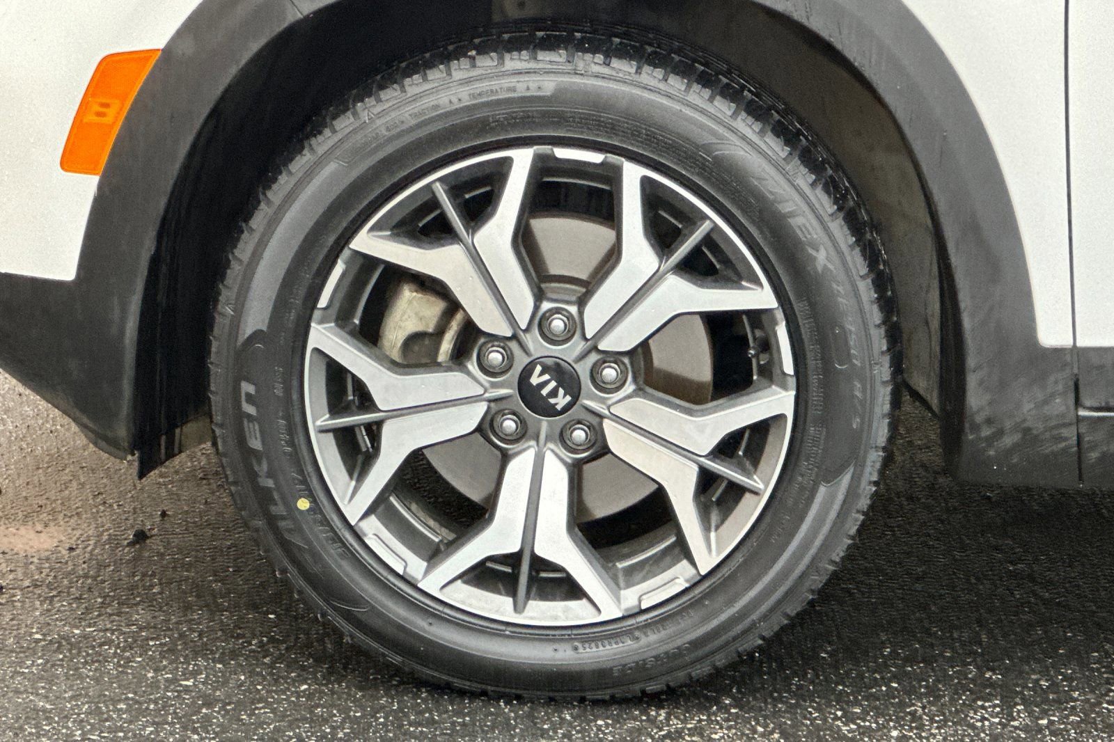 Used 2021 Kia Seltos EX image 27