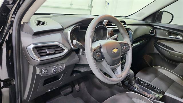 Used 2023 Chevrolet TrailBlazer LT w/ Convenience Package FWD image 10