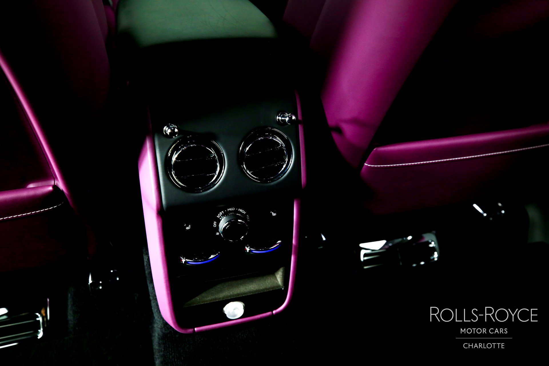 Certified 2025 Rolls-Royce Cullinan Black Badge image 18