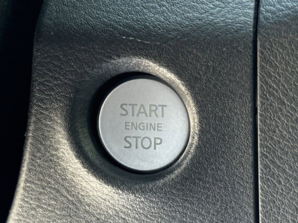 Certified 2022 Nissan Frontier SV RWD image 42