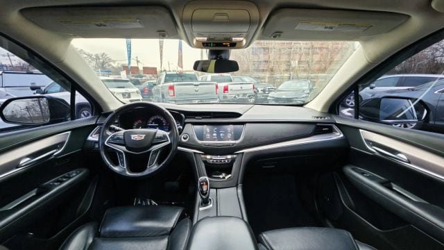 Used 2017 Cadillac XT5 Luxury w/ Driver Awareness Package AWD/4WD image 15