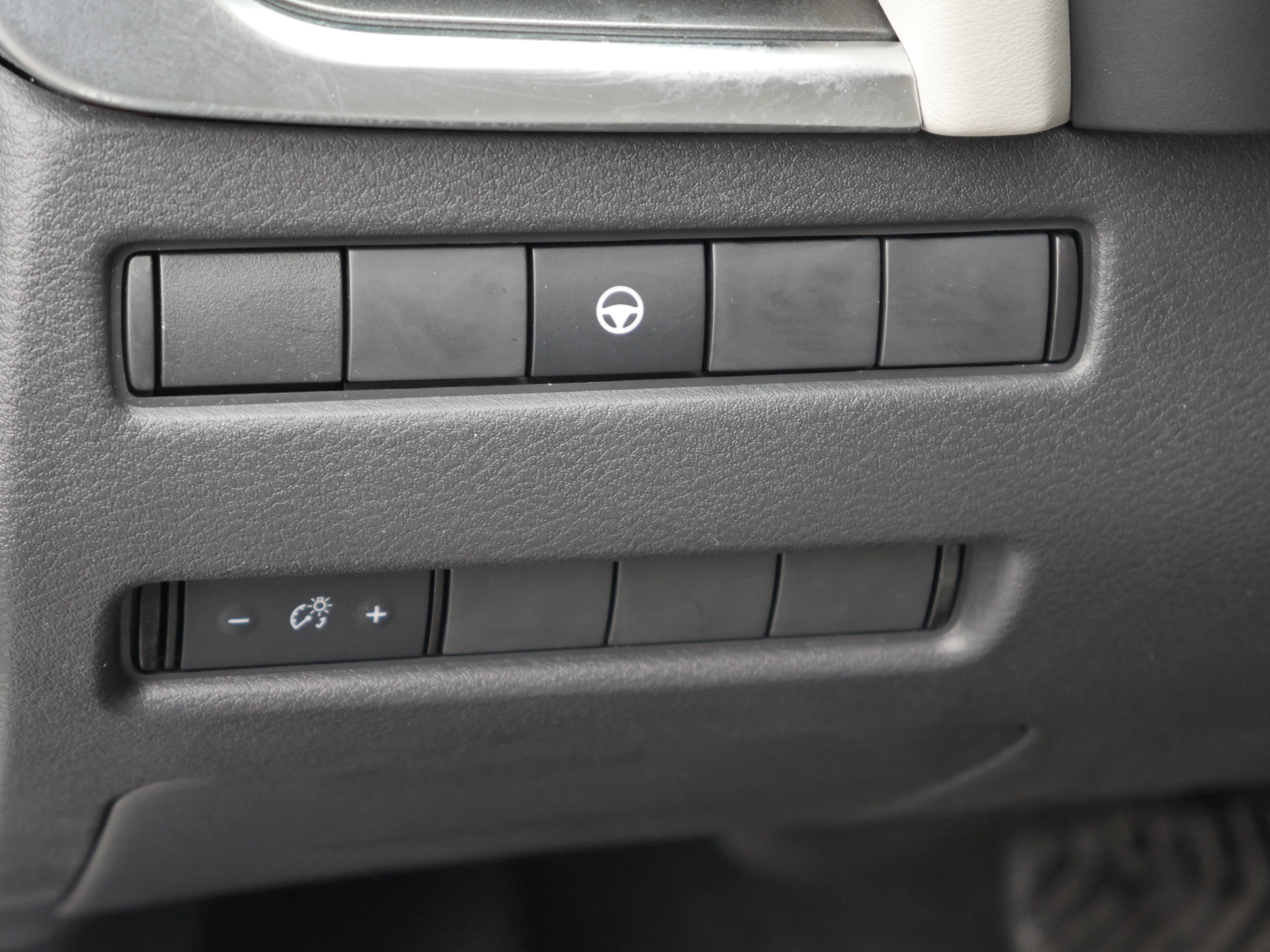 Certified 2022 Nissan Rogue SV image 12