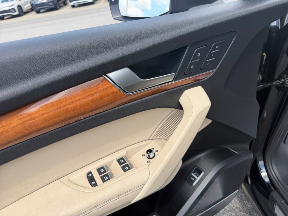 Used 2021 Audi Q5 Prestige w/ Prestige Package AWD/4WD image 36