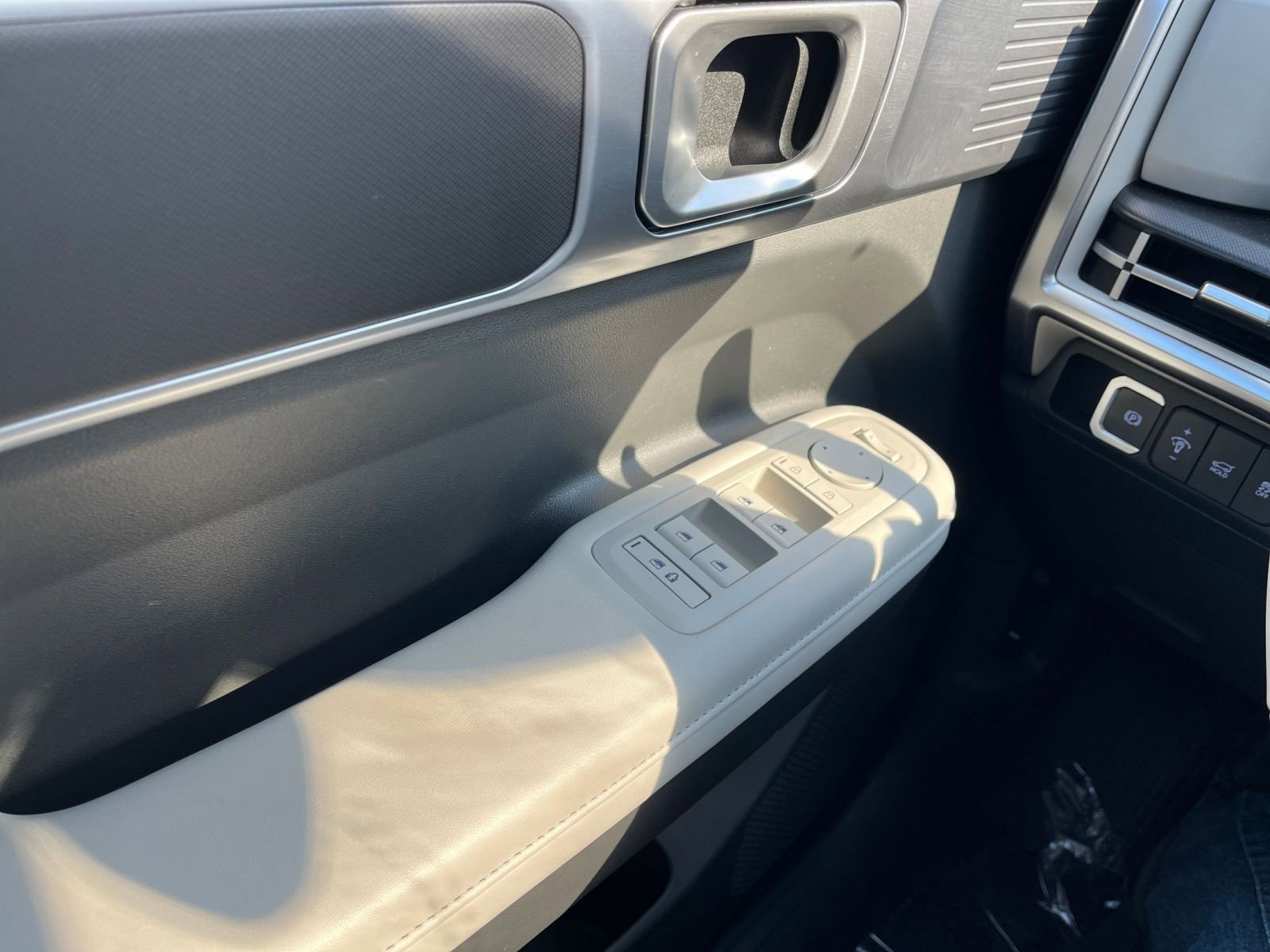 Used 2025 Hyundai Santa Fe SEL image 22