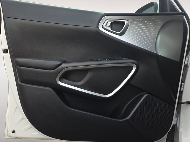 Used 2024 Kia Soul LX w/ Option Group 015 image 16