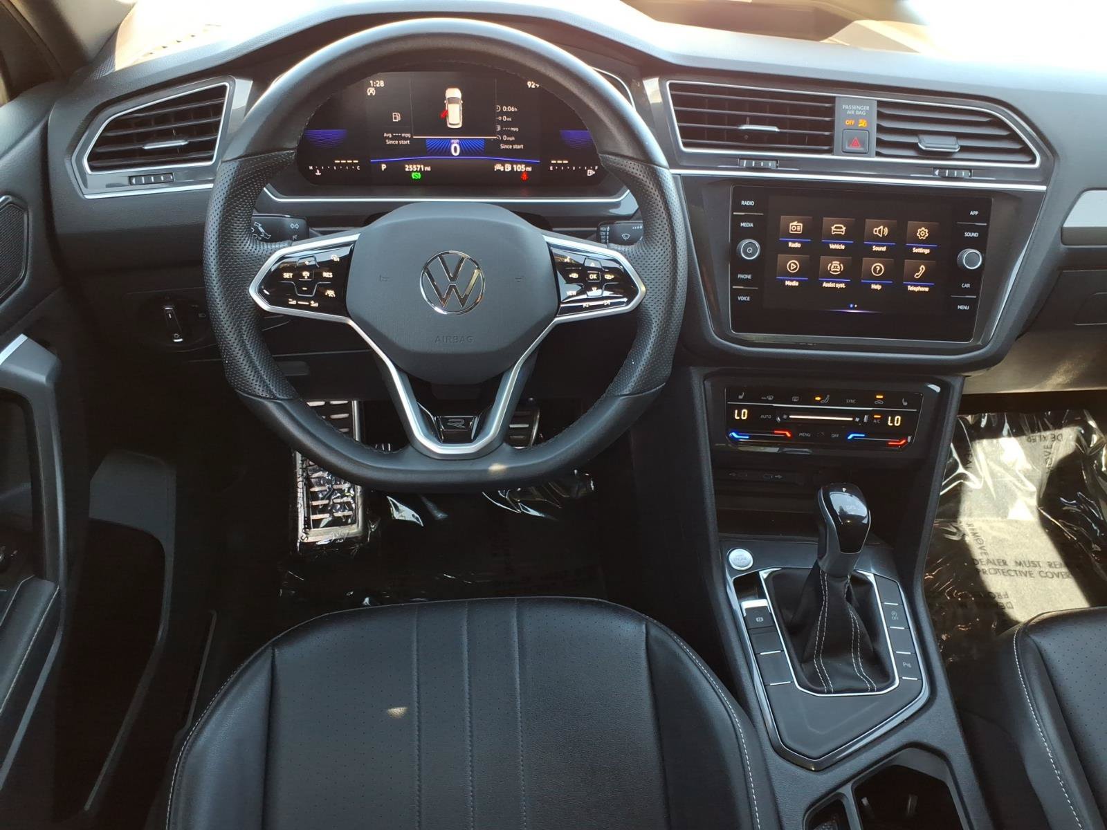 Certified 2023 Volkswagen Tiguan SE R-Line FWD image 26