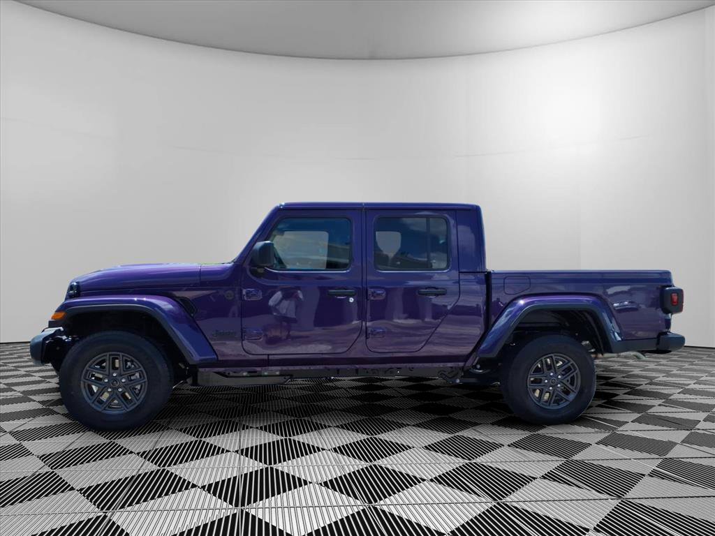 New 2026 Jeep Gladiator Sport AWD/4WD image 18