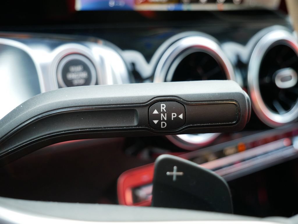 Used 2023 Mercedes-Benz GLB 250 4MATIC image 27