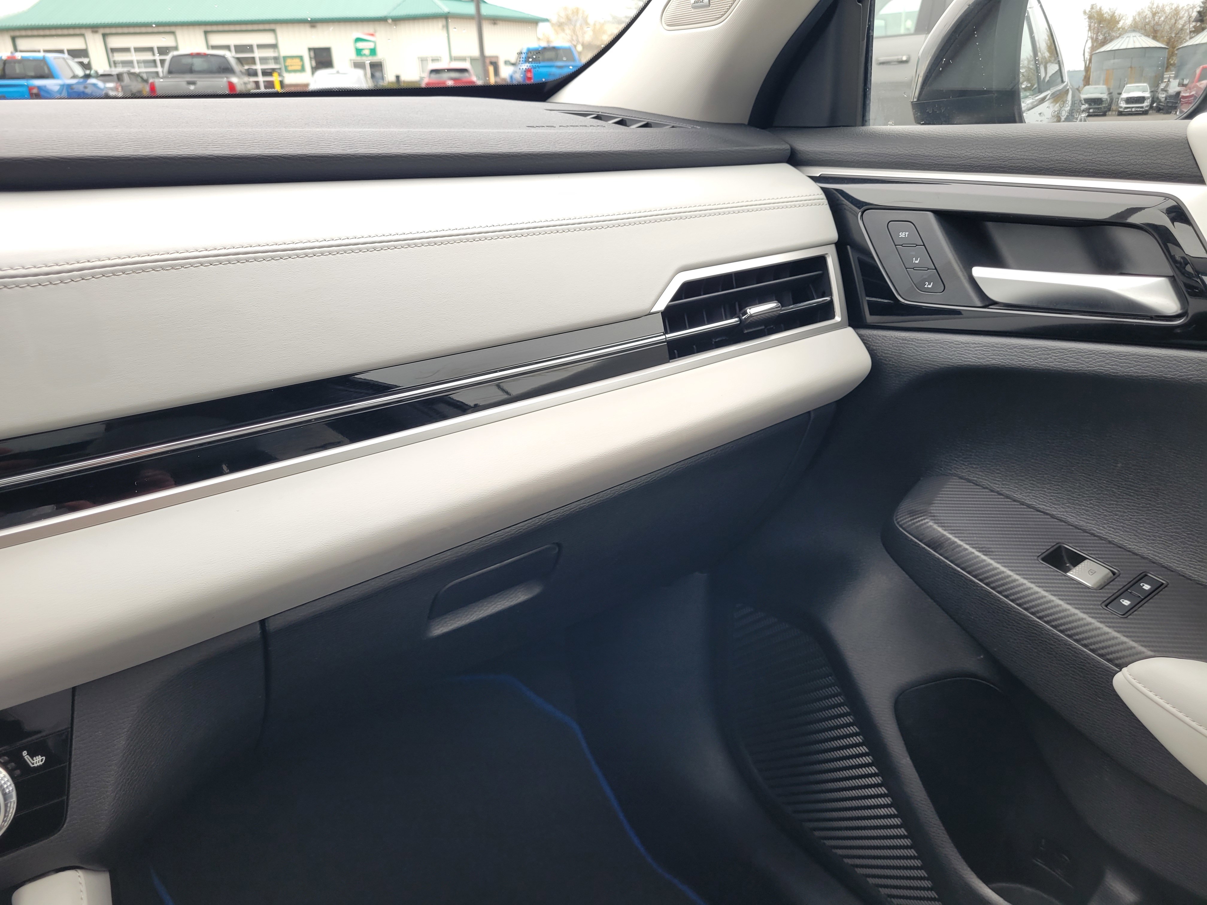 Used 2024 Mitsubishi Outlander SEL image 25