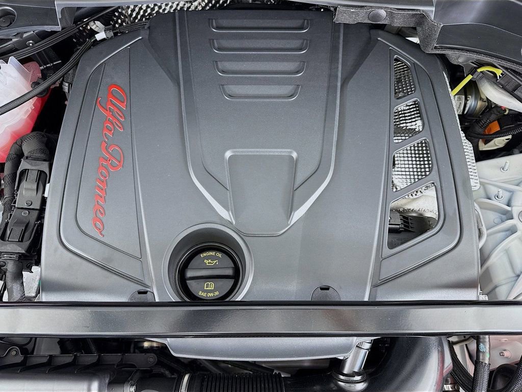 Used 2025 Alfa Romeo Stelvio Sprint w/ Veloce Package image 18