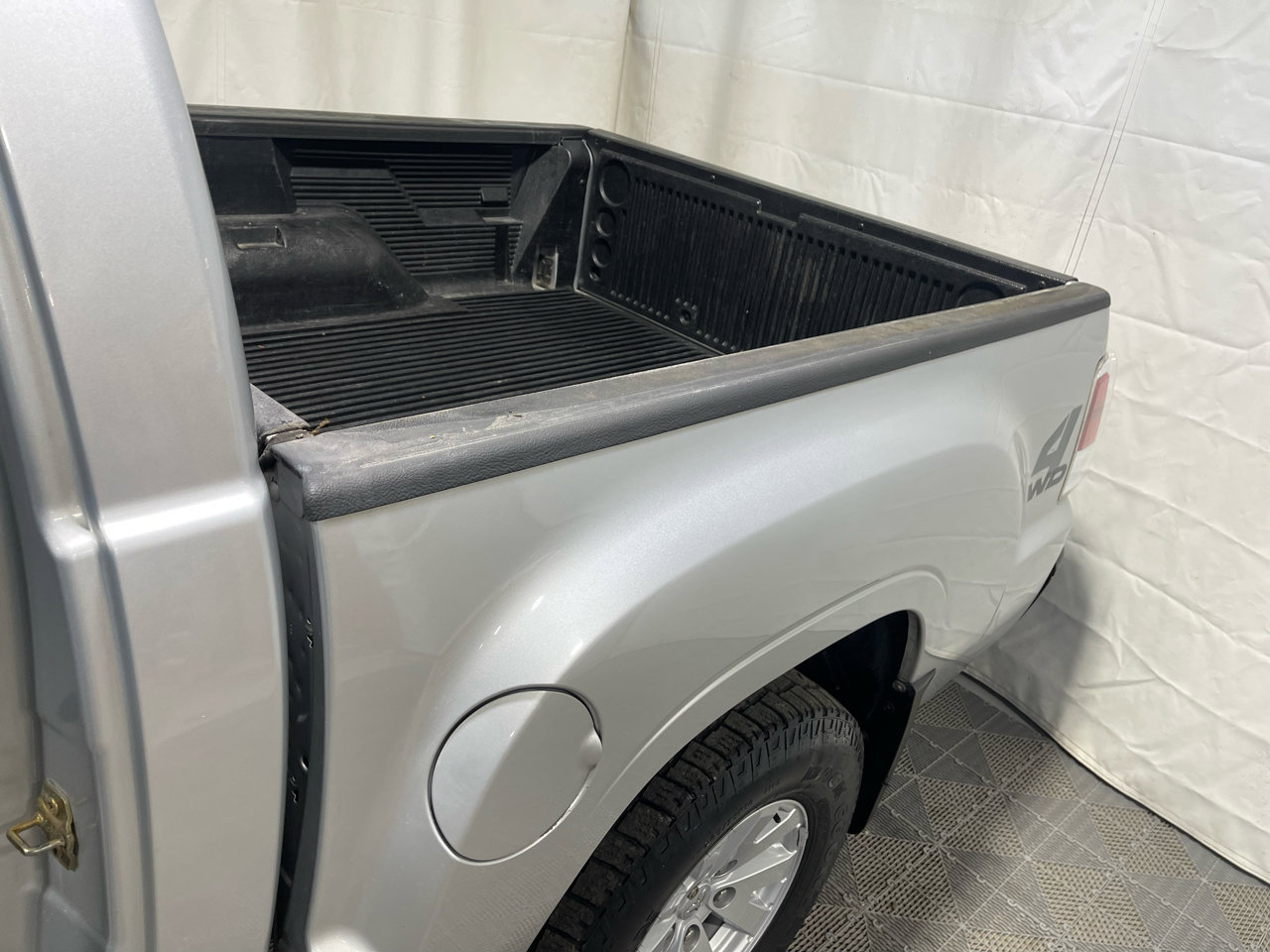 Used 2006 Mitsubishi Raider LS image 21