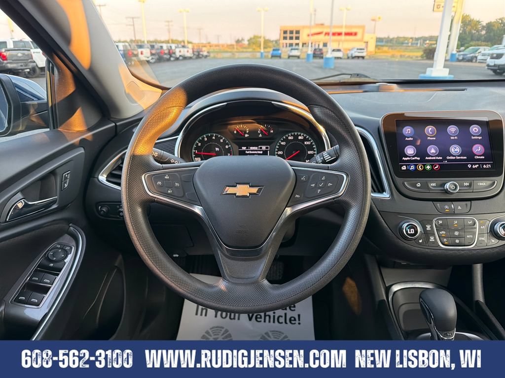 Used 2021 Chevrolet Malibu LT FWD image 13