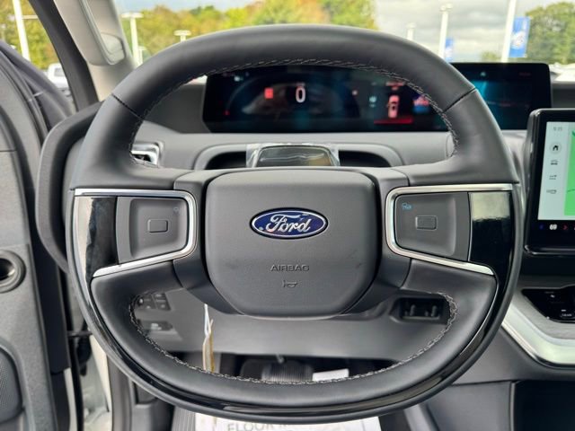 New 2025 Ford Expedition Platinum image 9
