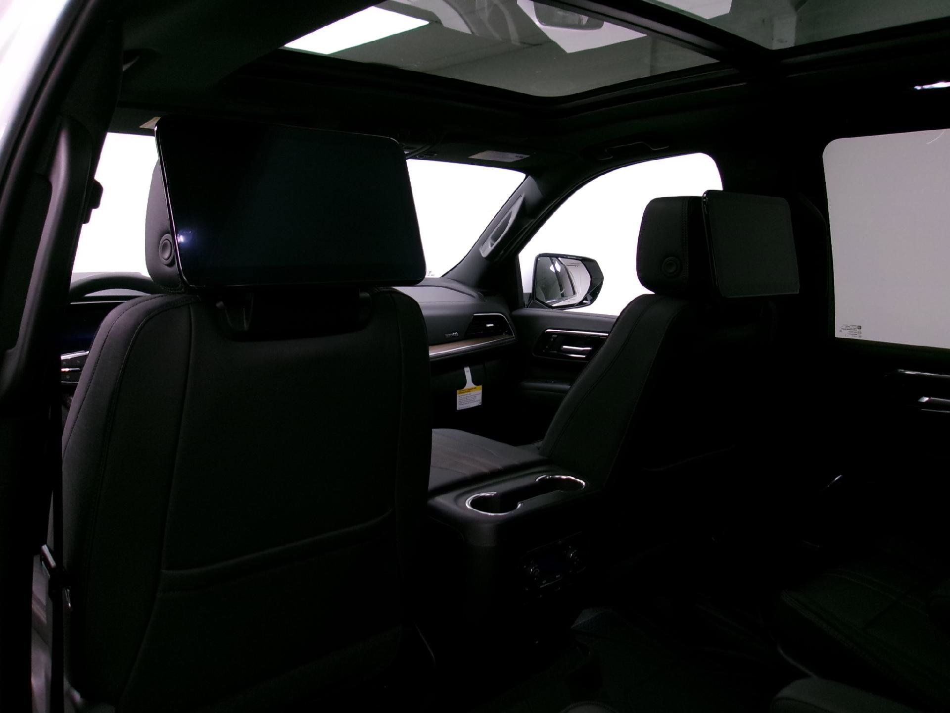 New 2025 Chevrolet Suburban High Country image 12