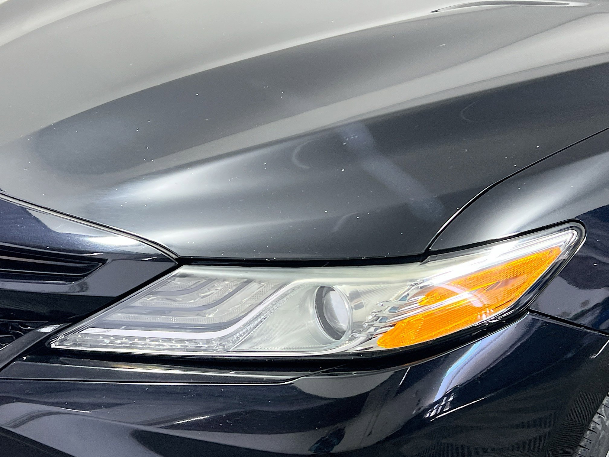 Used 2020 Toyota Camry XSE image 11