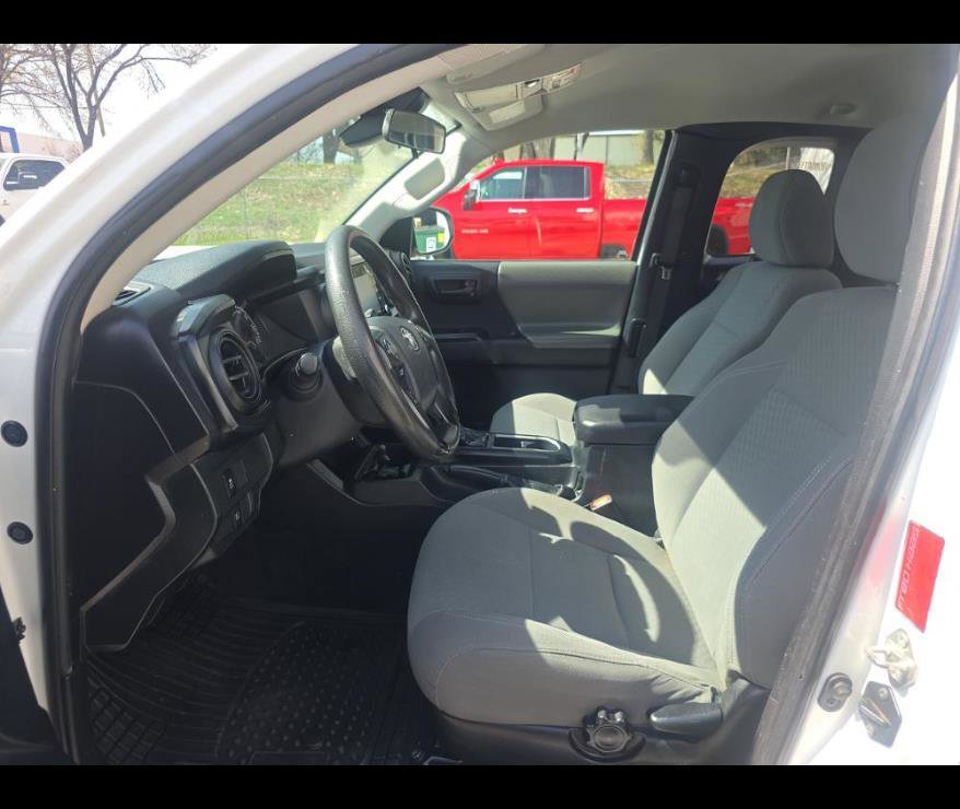 Used 2020 Toyota Tacoma SR image 3