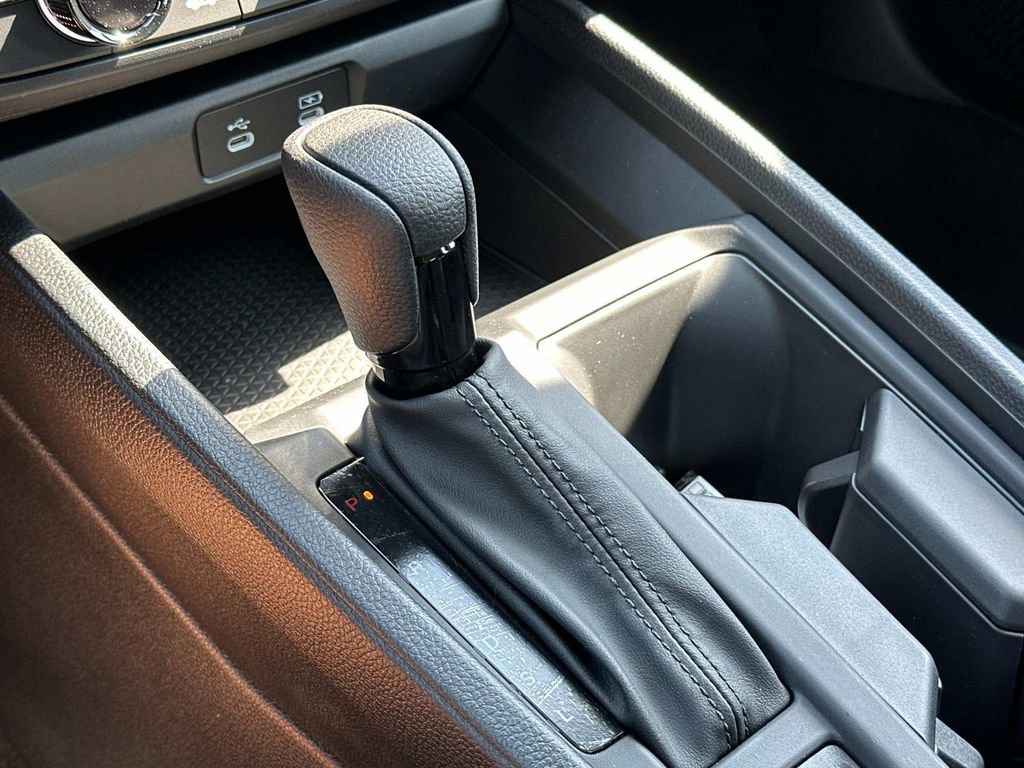Used 2025 Honda Accord LX image 32