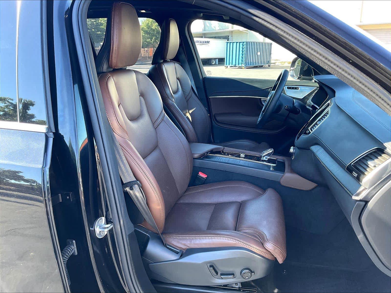 Used 2024 Volvo XC90 T8 Ultimate w/ Protection Package Premier AWD/4WD image 10