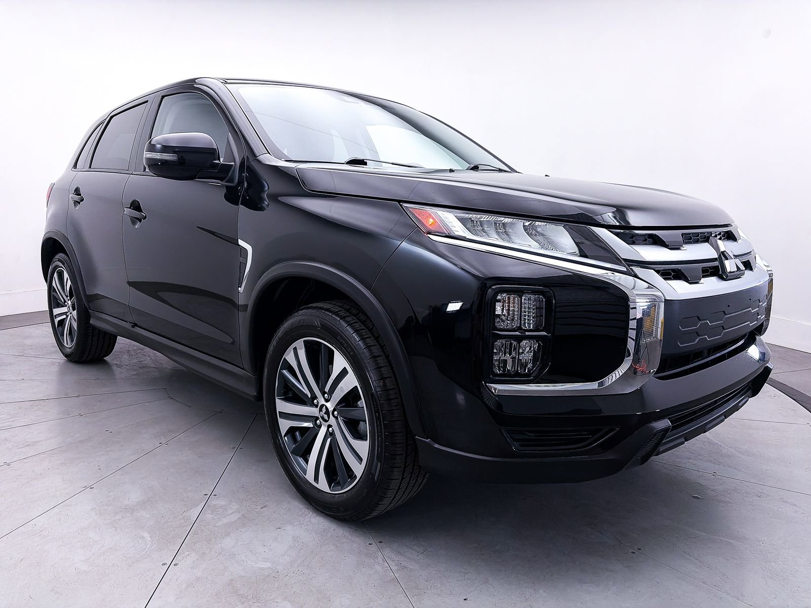 Used 2024 Mitsubishi Outlander Sport SE AWD/4WD image 8