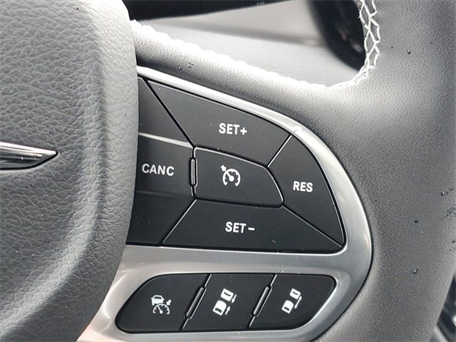 New 2026 Chrysler Pacifica Select image 22