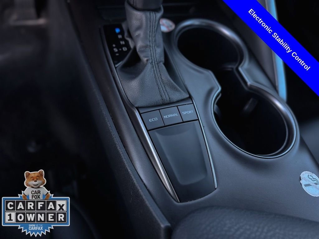 Used 2024 Toyota Camry SE image 11