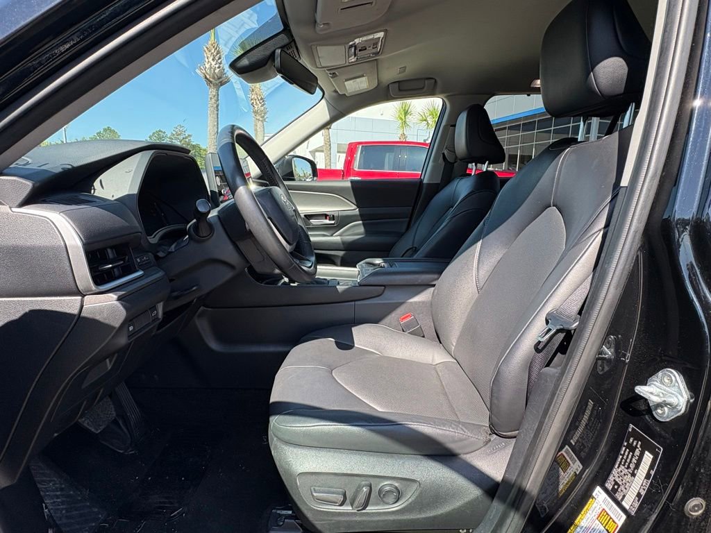 Used 2024 Toyota Grand Highlander AWD image 9