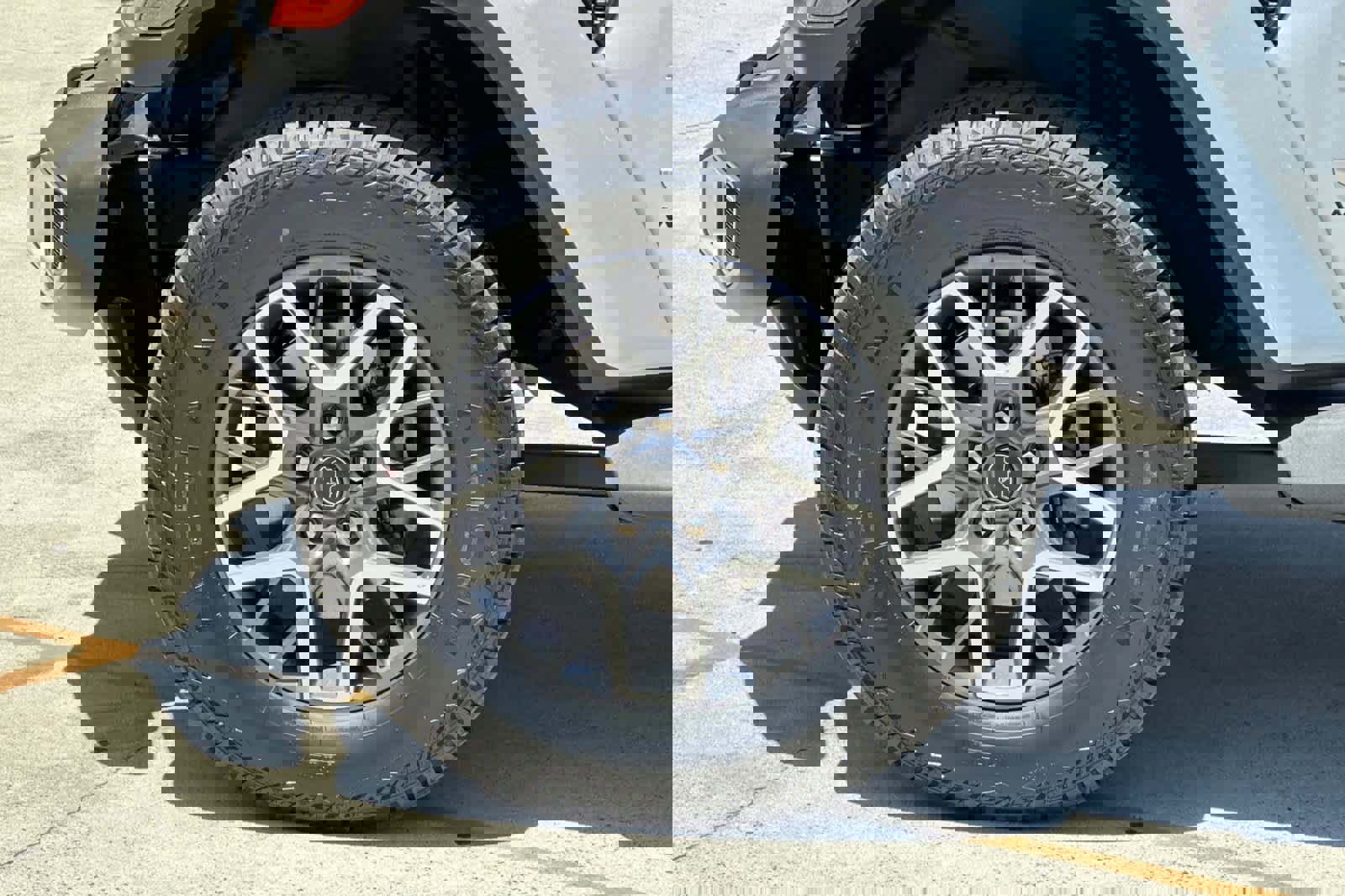 Used 2024 Jeep Wrangler Sahara image 25