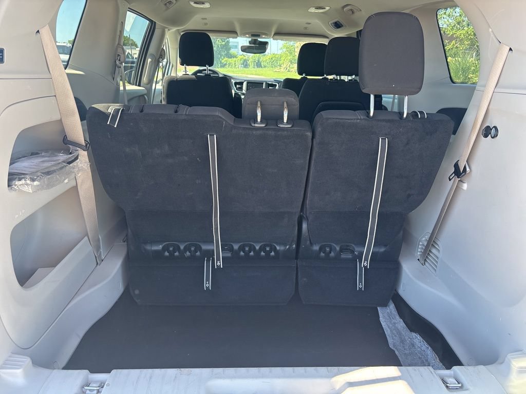Used 2023 Chrysler Voyager LX FWD image 11