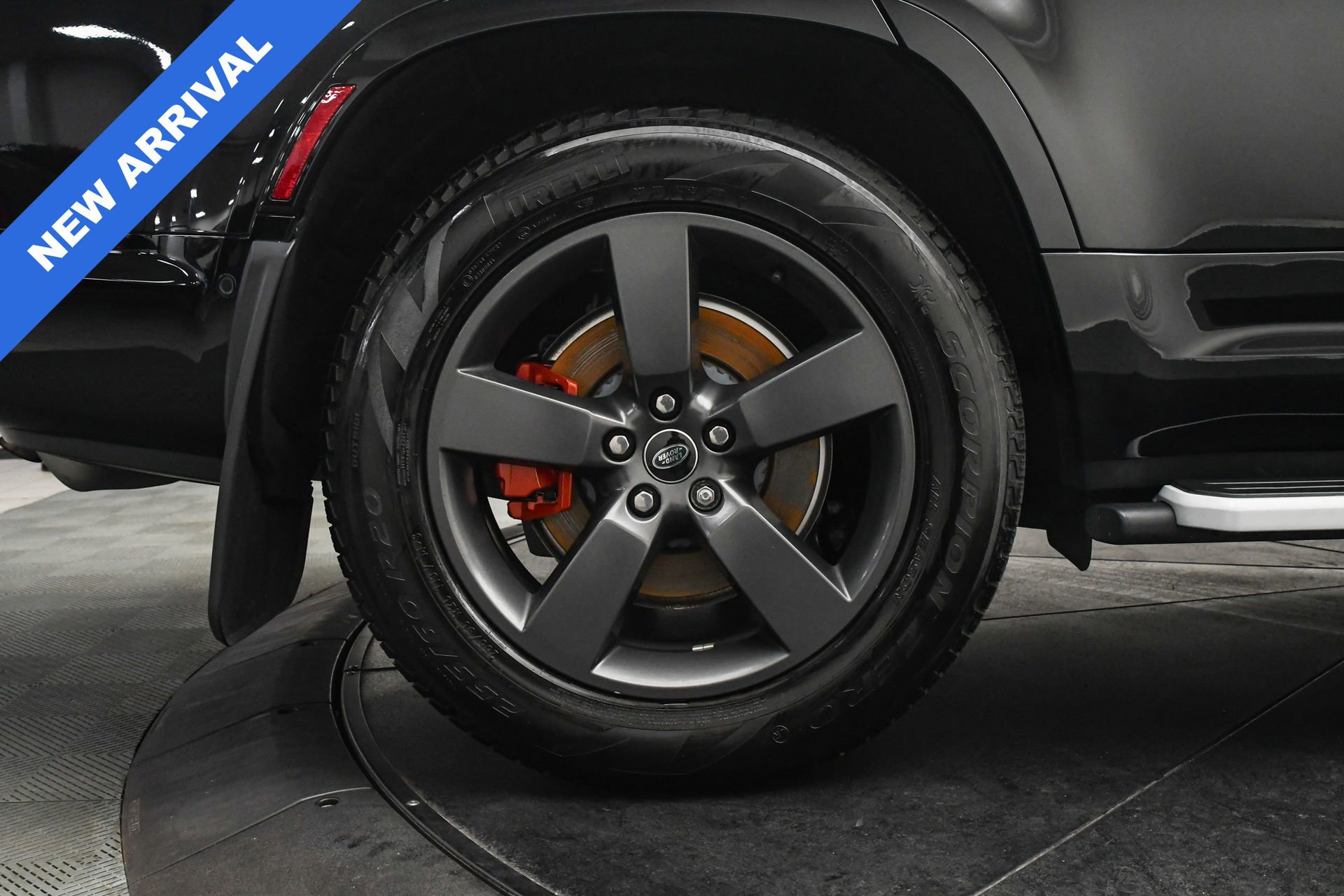 Used 2023 Land Rover Defender 130 X image 32