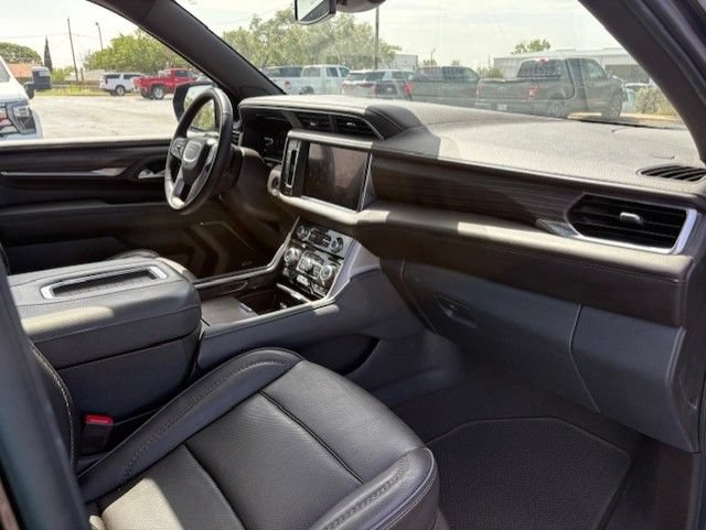 Used 2023 GMC Yukon XL Denali w/ Max Trailering Package RWD image 21
