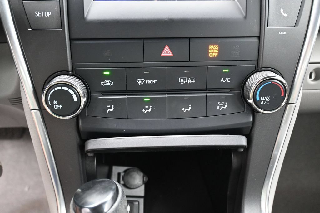 Used 2016 Toyota Camry LE FWD image 22