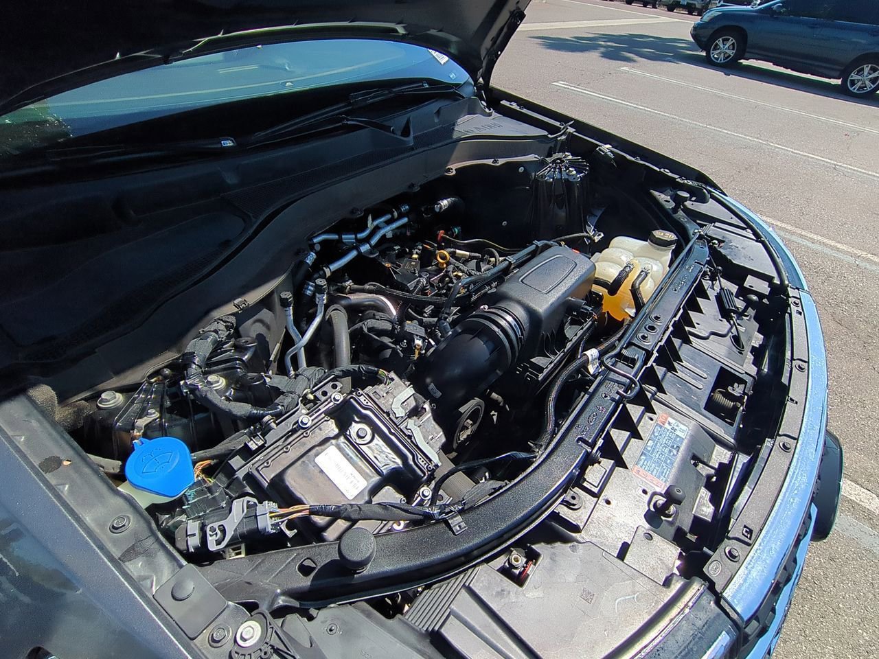 Used 2024 Ford Explorer XLT w/ Equipment Group 202A RWD image 28